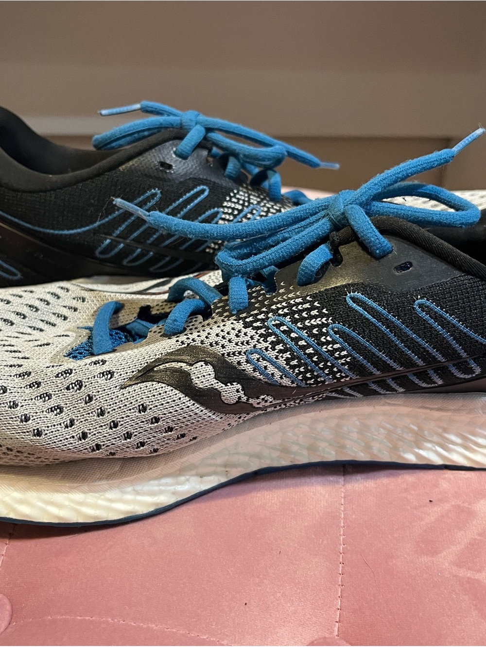 Saucony 🌟 Men's Freedom 3 Athletic Shoes in Black, Gray, Blue - Picture 3 of 5